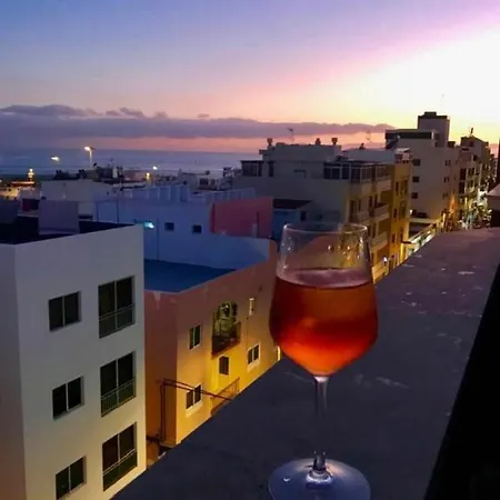 The White Heart House - Attic Sea View 아파트