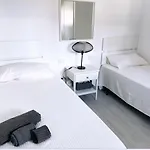 The White Heart House - Attic Sea View شقة *
