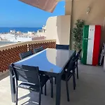 شقة The White Heart House - Attic Sea View