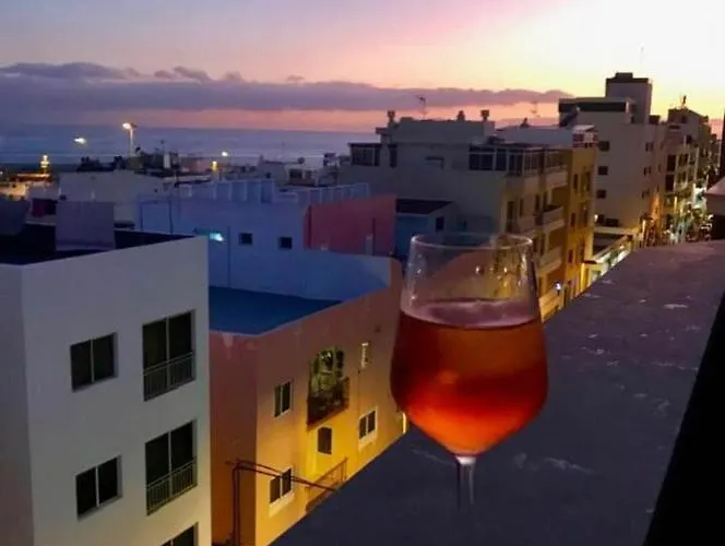 The White Heart House - Attic Sea View דירה