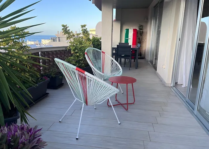 The White Heart House - Attic Sea View Apartman