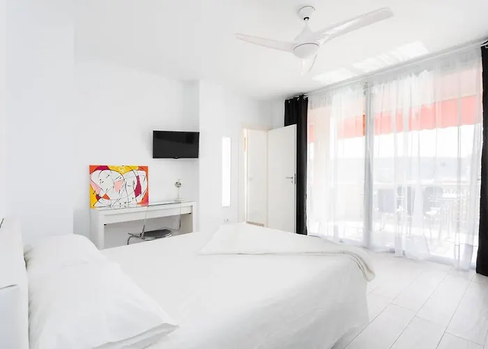 The White Heart House - Attic Sea View דירה לוס כריסטיאנוס