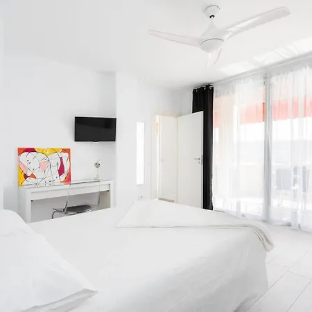 The White Heart House - Attic Sea View Διαμέρισμα Los Cristianos (Tenerife)